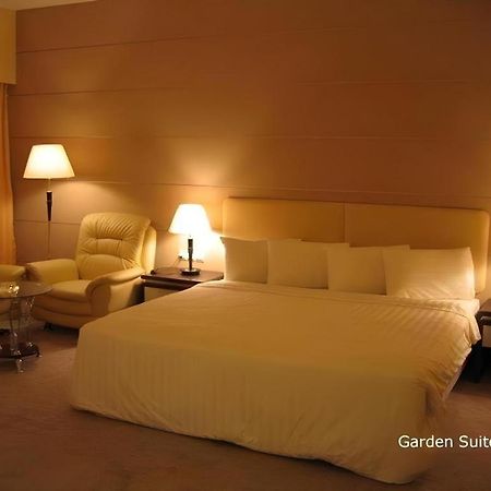 Ritz Garden Hotel Ipoh Exterior photo